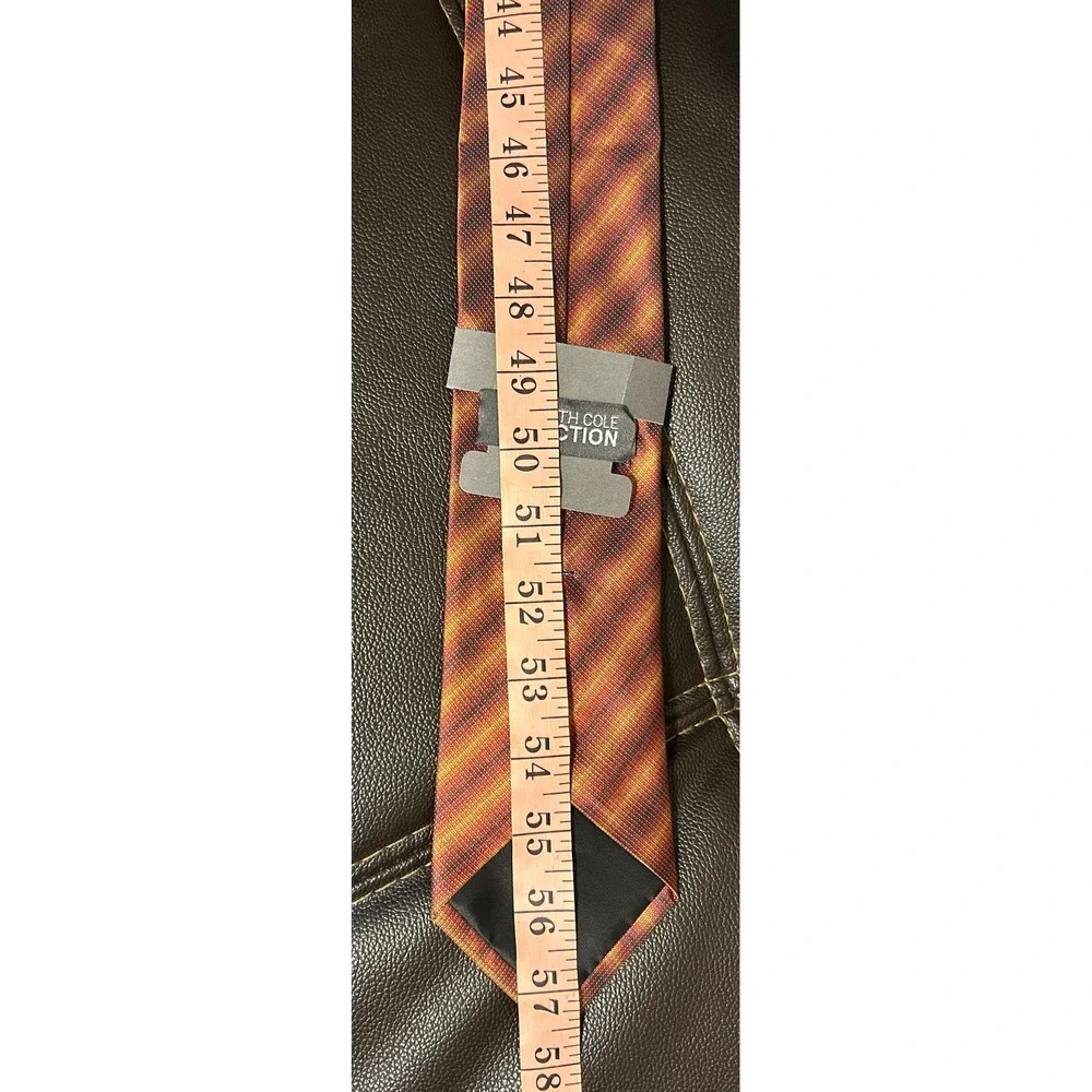 NWT. Kenneth Cole Reaction Striped Silk Tie. Rust, Brown Sheen.